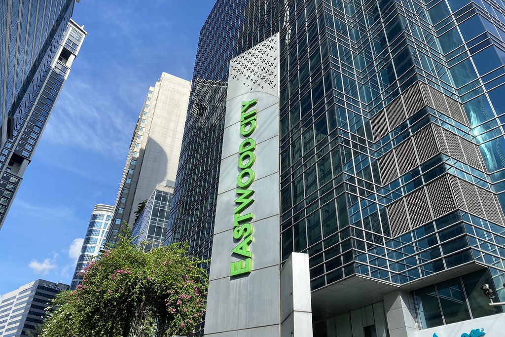 Eastwood City: the first cyberpark - The Urban Roamer